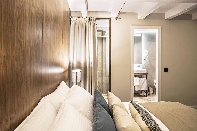 Nomad Luxury Suites image