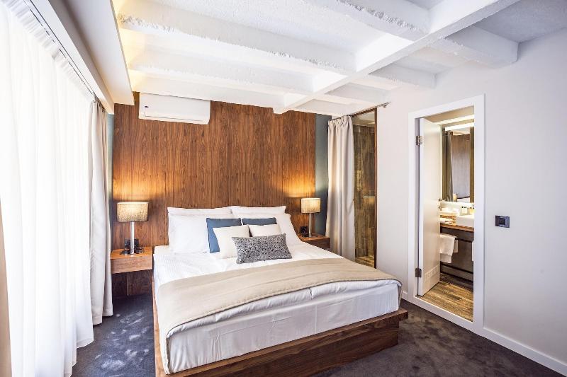 Nomad Luxury Suites image