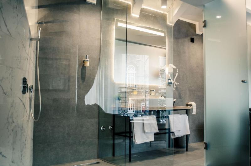 Nomad Luxury Suites image