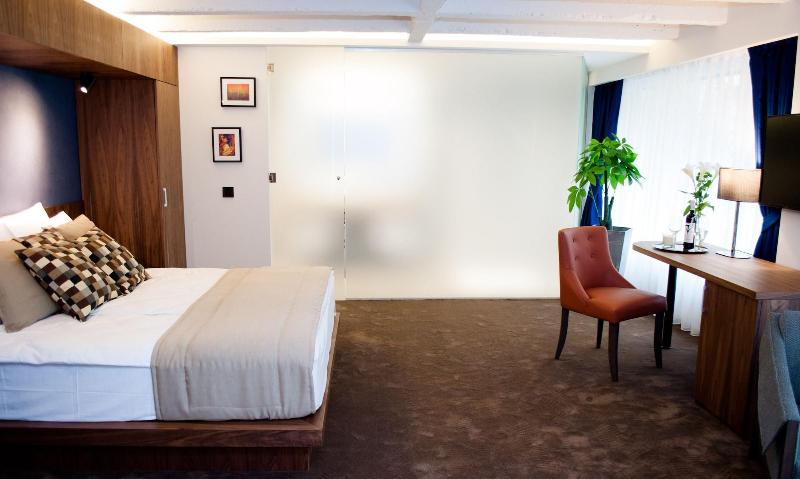 Nomad Luxury Suites image