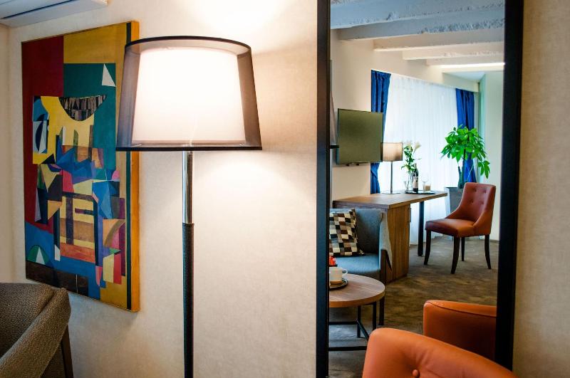 Nomad Luxury Suites image