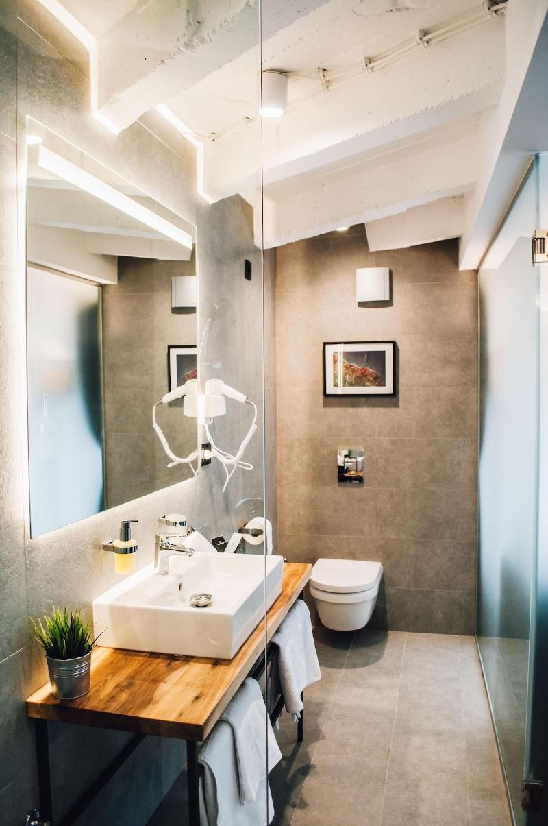 Nomad Luxury Suites image
