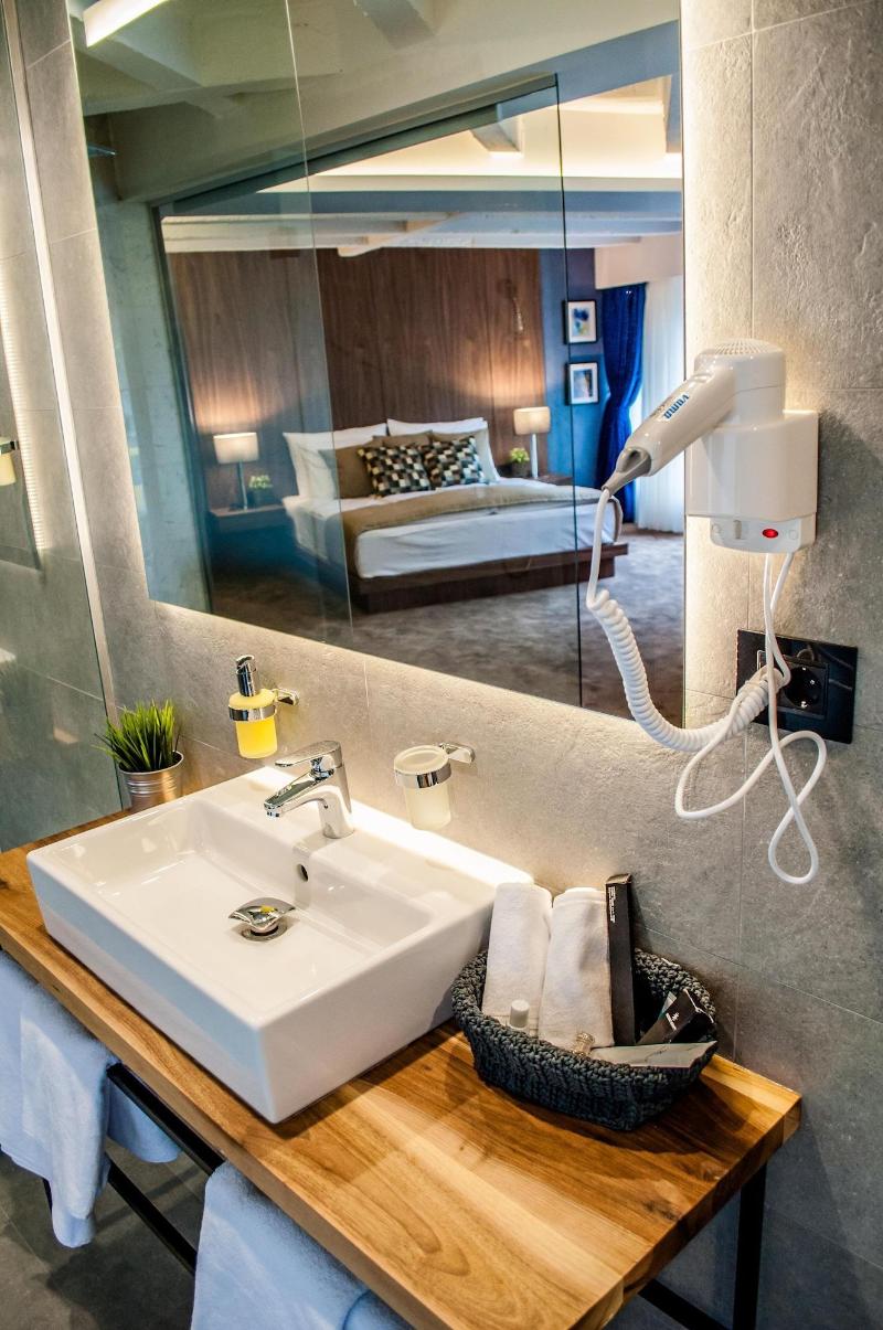 Nomad Luxury Suites image