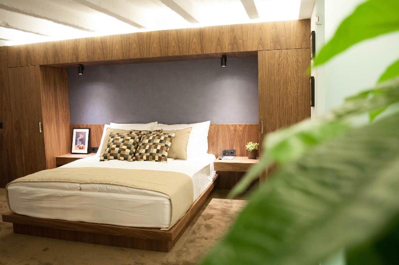 Nomad Luxury Suites image