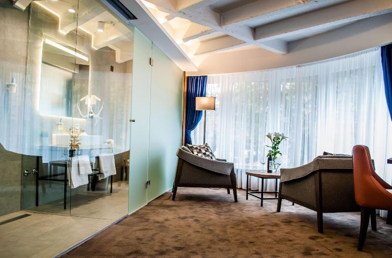 Nomad Luxury Suites image