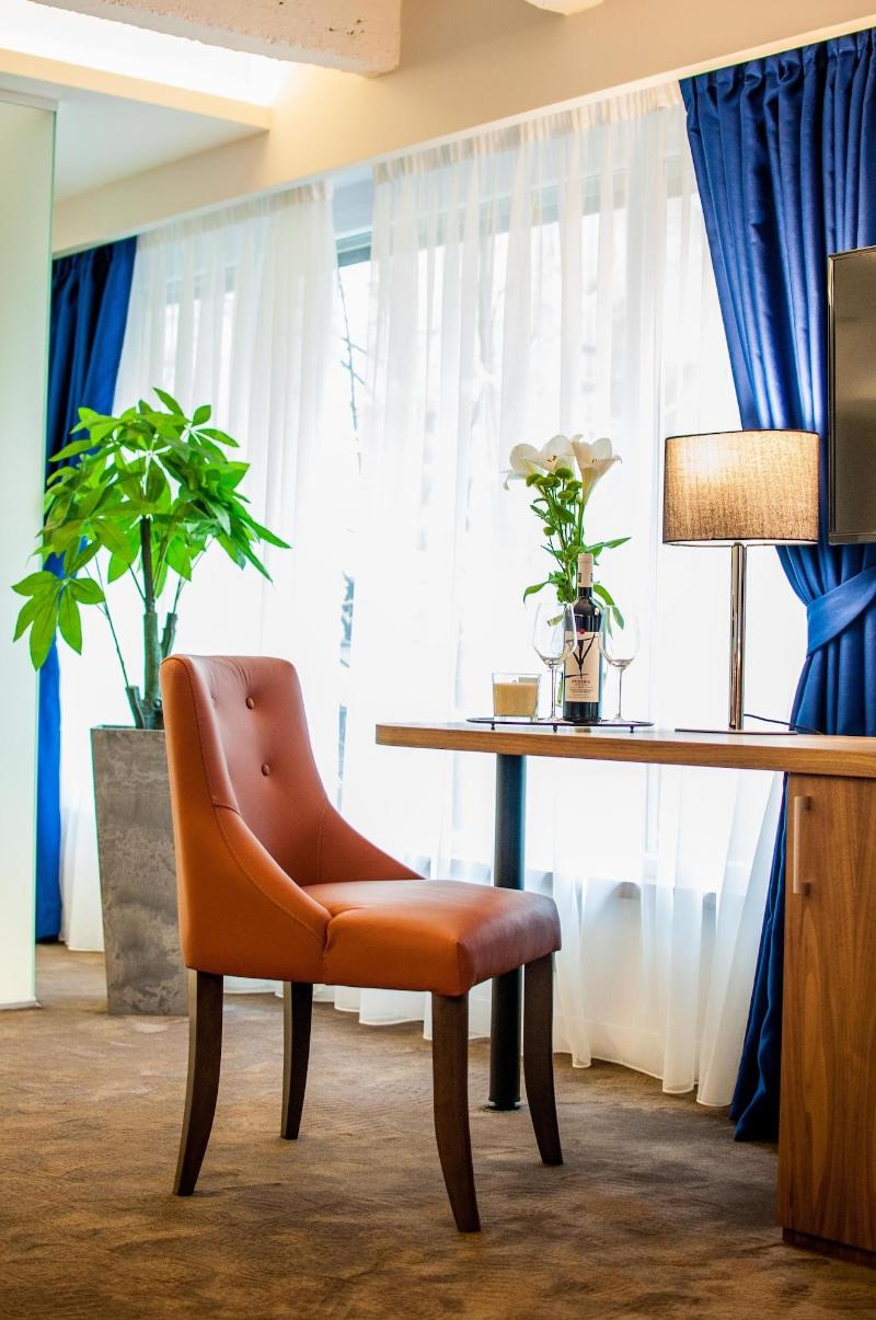 Nomad Luxury Suites image