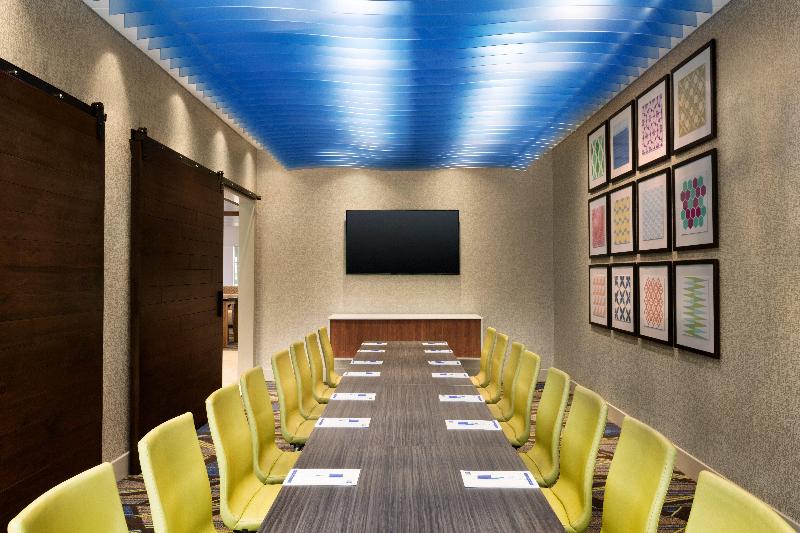 Holiday Inn Express & Suites Kokomo South image