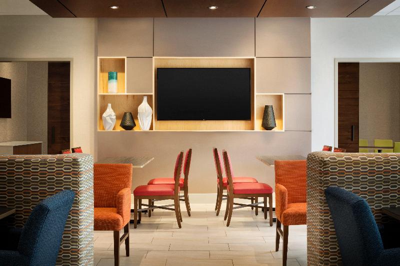 Holiday Inn Express & Suites Kokomo South image