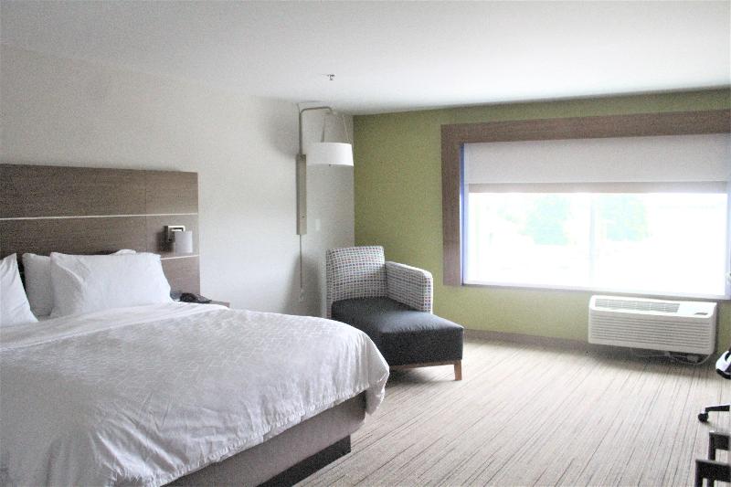 Holiday Inn Express & Suites Kokomo South image