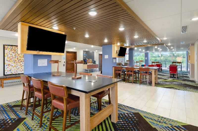 Holiday Inn Express & Suites Abingdon image