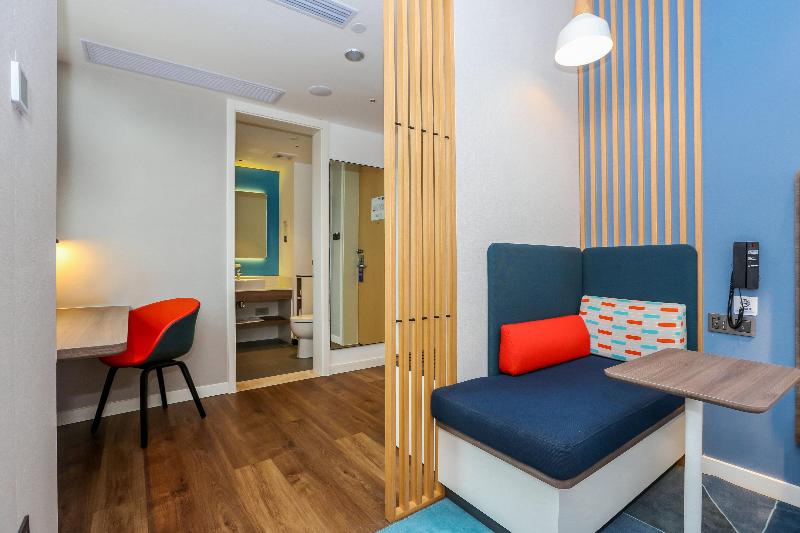 Holiday Inn Express  Jingdezhen Taoxichuan image