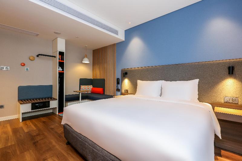 Holiday Inn Express  Jingdezhen Taoxichuan image