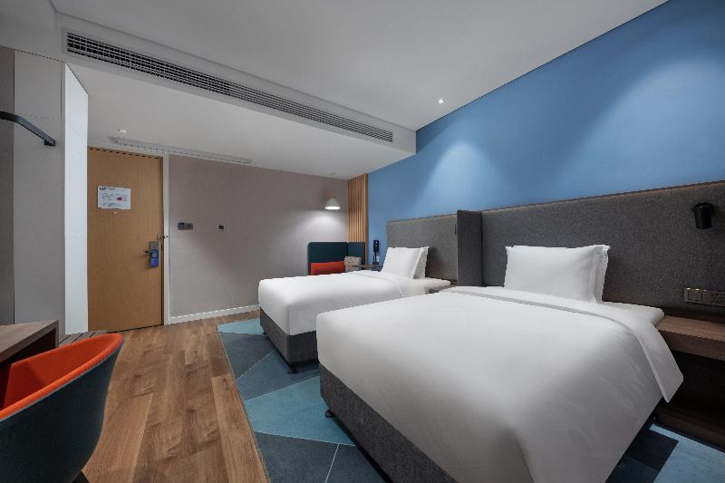 Holiday Inn Express  Jingdezhen Taoxichuan image