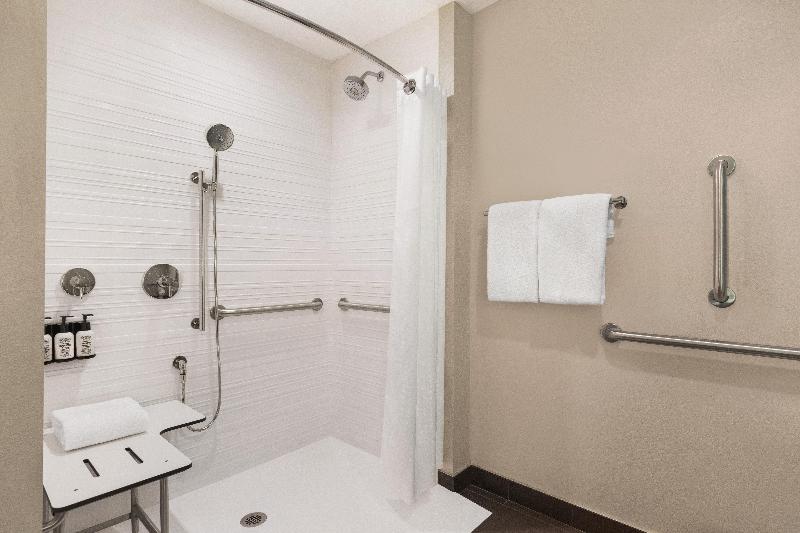 avid hotel Memphis - Southaven image