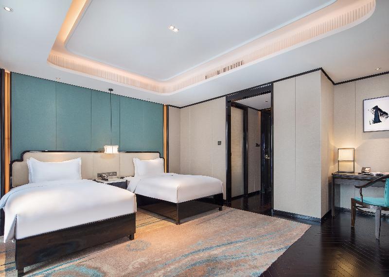 VOCO Hangzhou Binjiang Minghao,An IHG Hotel image