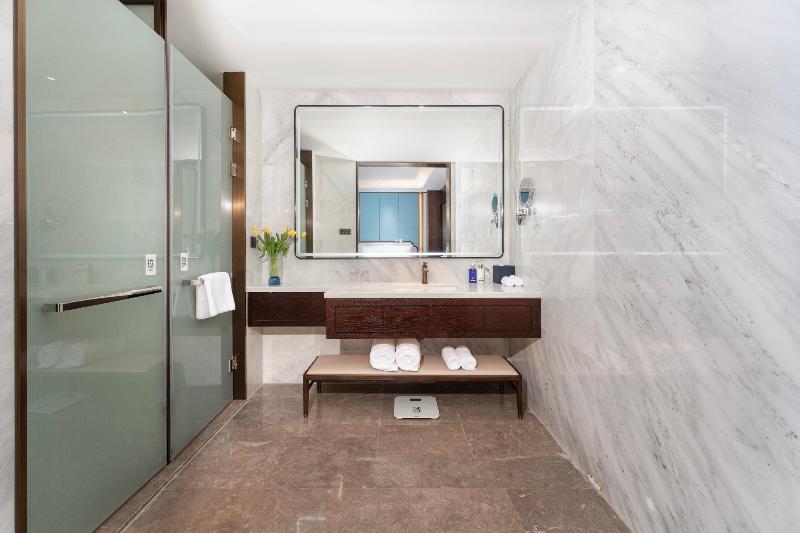 VOCO Hangzhou Binjiang Minghao,An IHG Hotel image