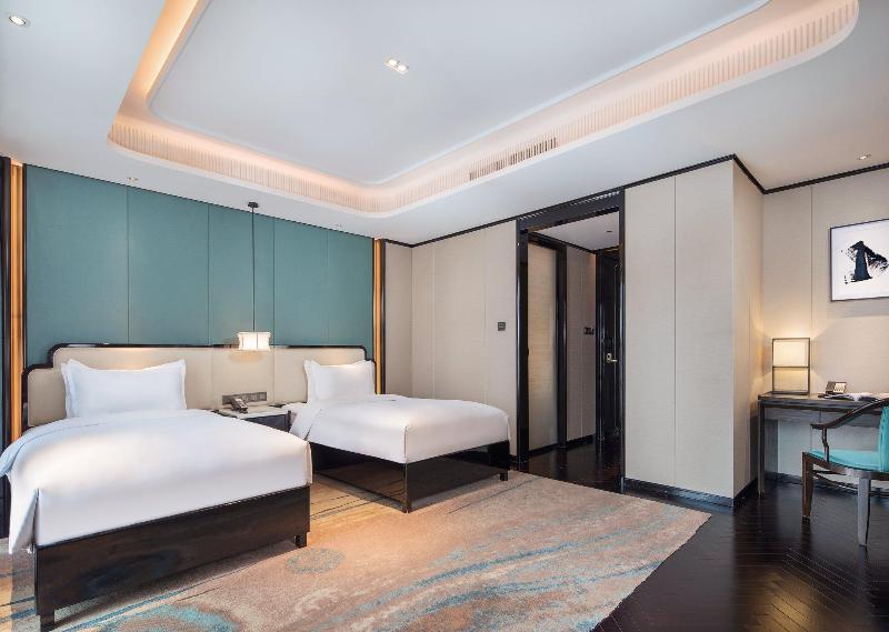 VOCO Hangzhou Binjiang Minghao,An IHG Hotel image