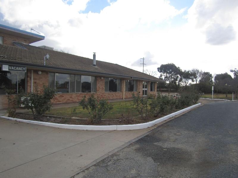 Allonville Motel — general view