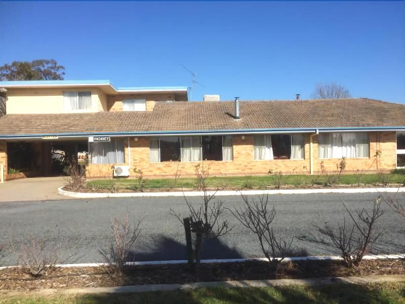 Allonville Motel — general view