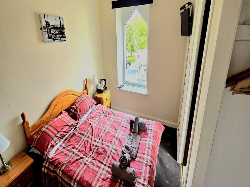 Strathcarron Hotel image