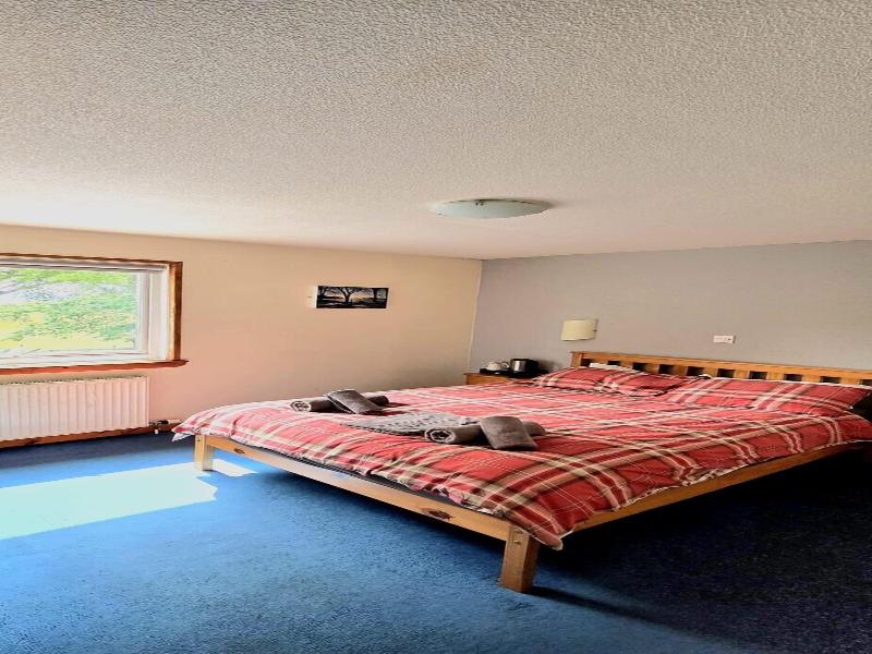 Strathcarron Hotel image