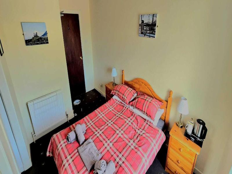 Strathcarron Hotel image