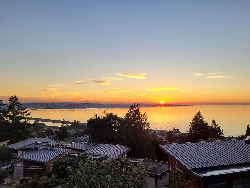 Victoria Ocean View B&B House image