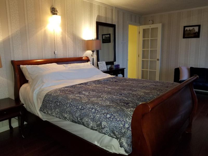 Victoria Ocean View B&B House image