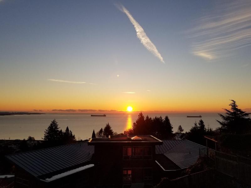 Victoria Ocean View B&B House image
