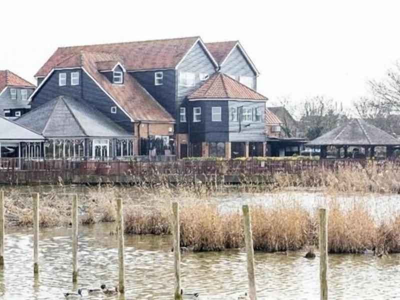 Oyster Fleet Hotel image