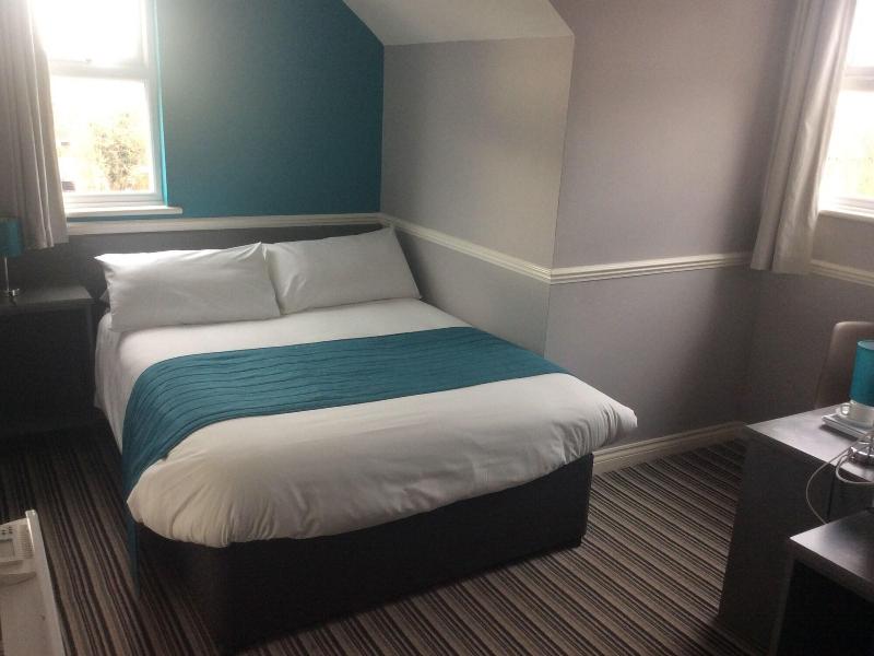 Oyster Fleet Hotel image