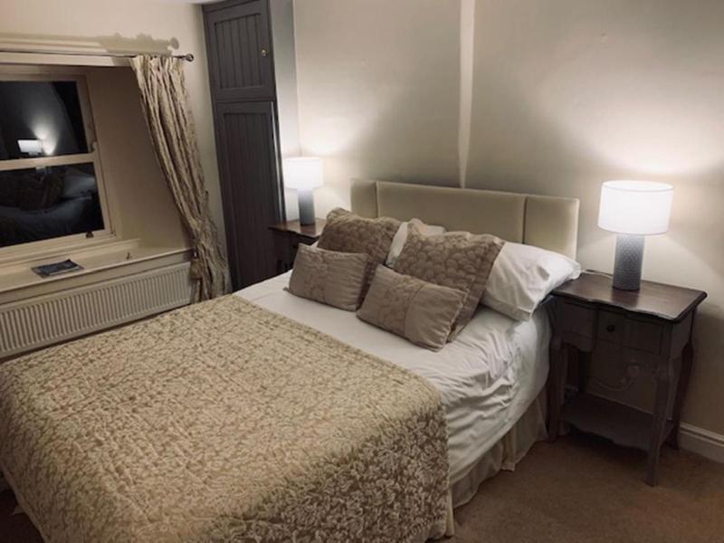 Cocketts Hotel image