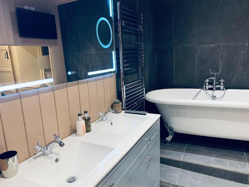 Cocketts Hotel image