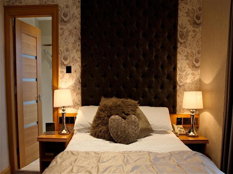 Royal Hotel image