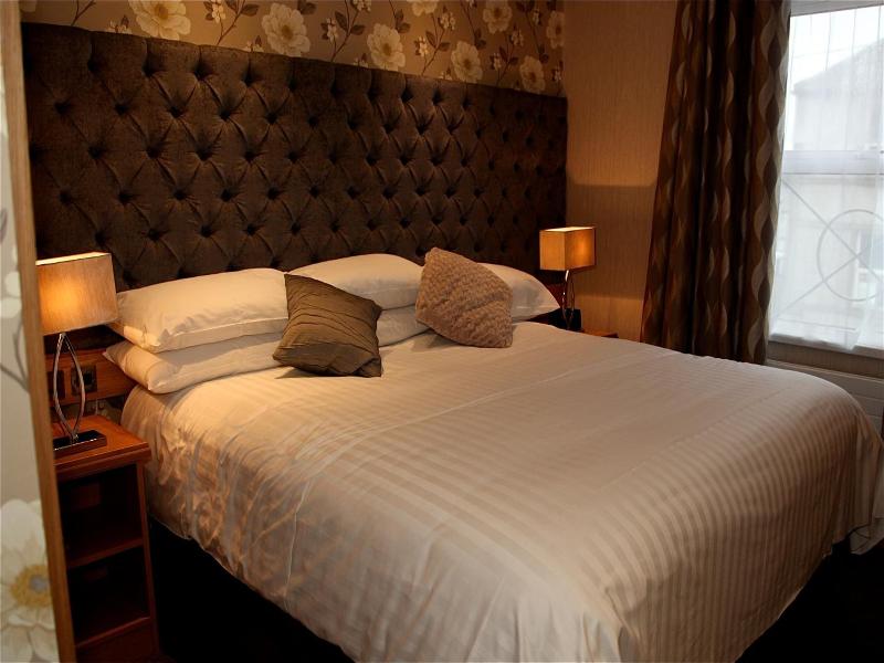 Royal Hotel image