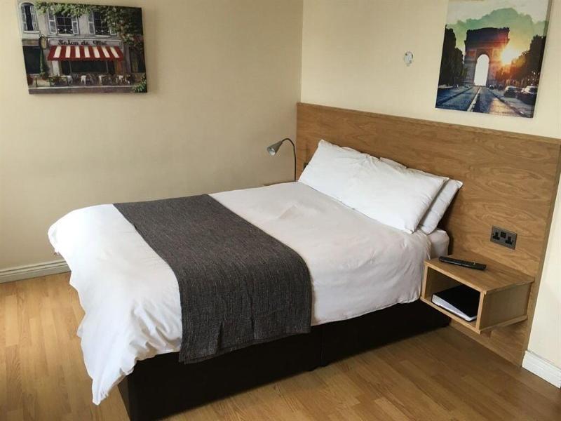 Belfast House image