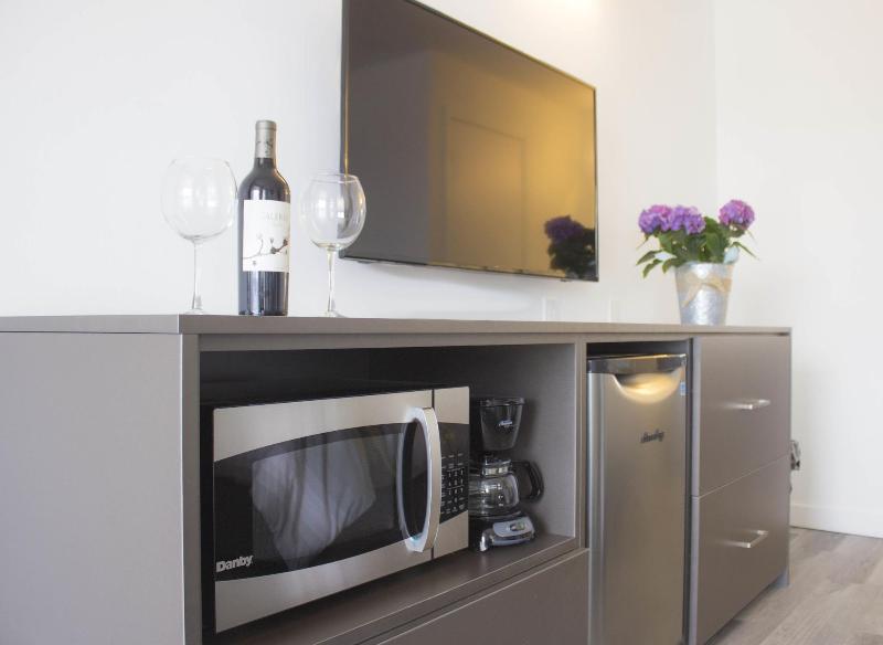 Bowmanville Marina Inn & Suites image