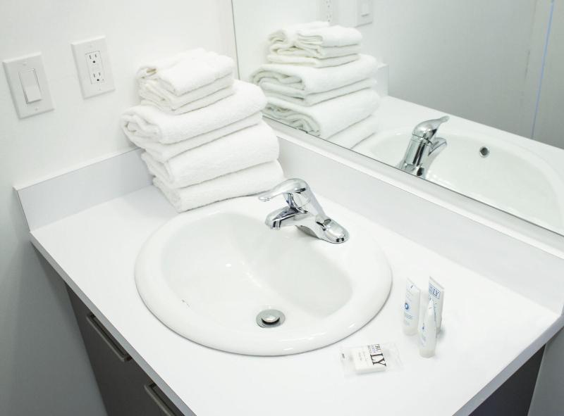 Bowmanville Marina Inn & Suites image