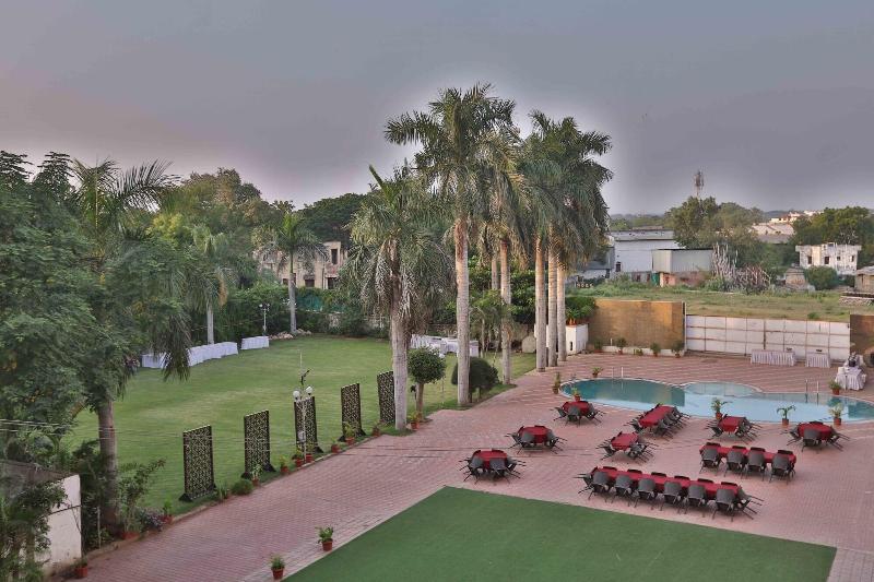 Hotel President Cottage Resort
