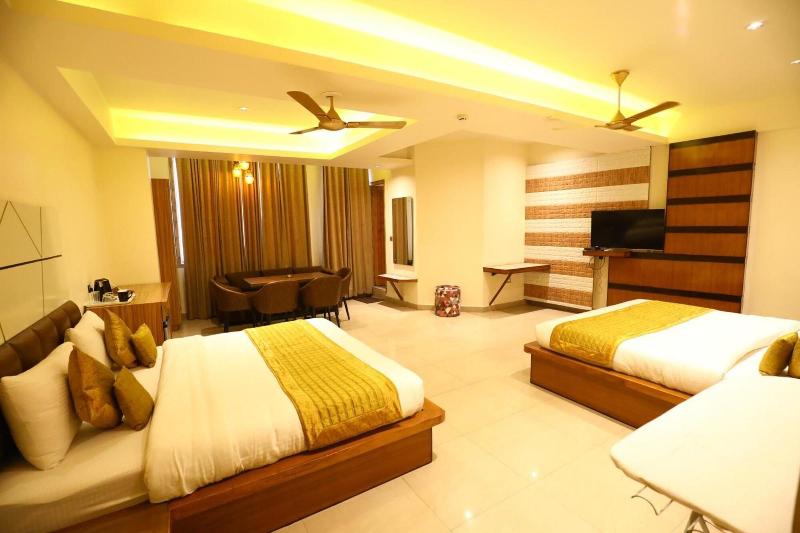 Hotel Grand Kailash — photo 15