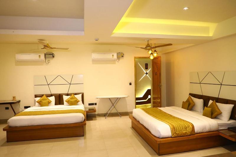 Hotel Grand Kailash — photo 14
