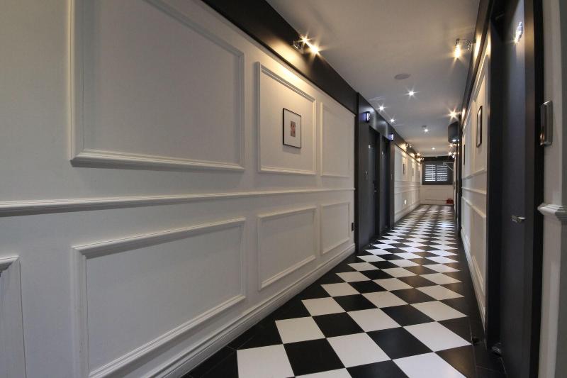 Brown Dot Hotel Jinhae image