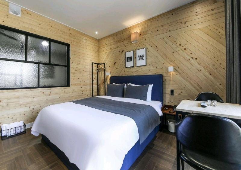 Brown Dot Hotel Jinhae image