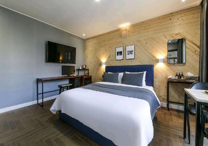 Brown Dot Hotel Jinhae image