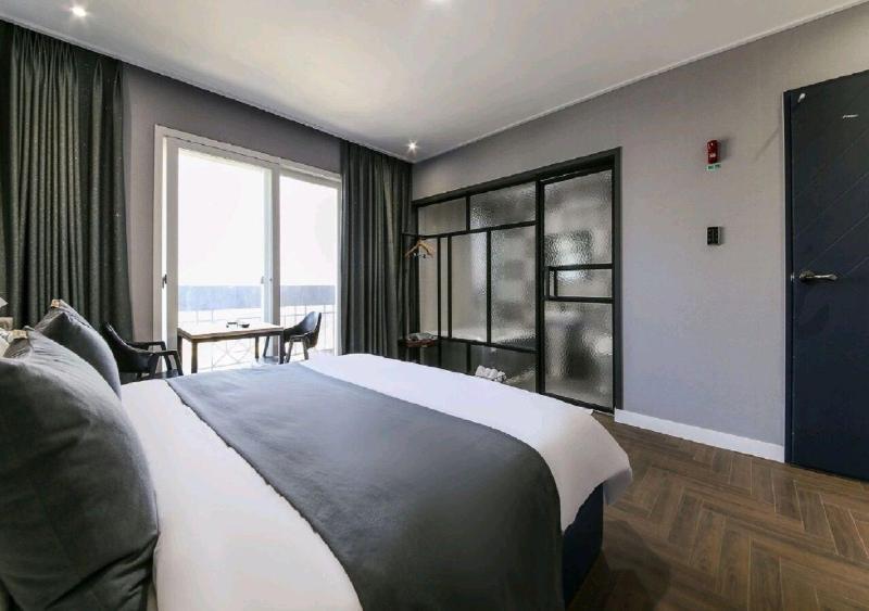 Brown Dot Hotel Jinhae image