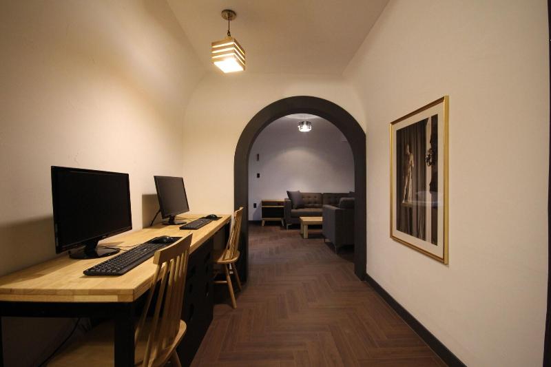 Brown Dot Hotel Jinhae image
