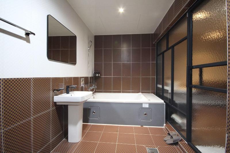 Brown Dot Hotel Jinhae image