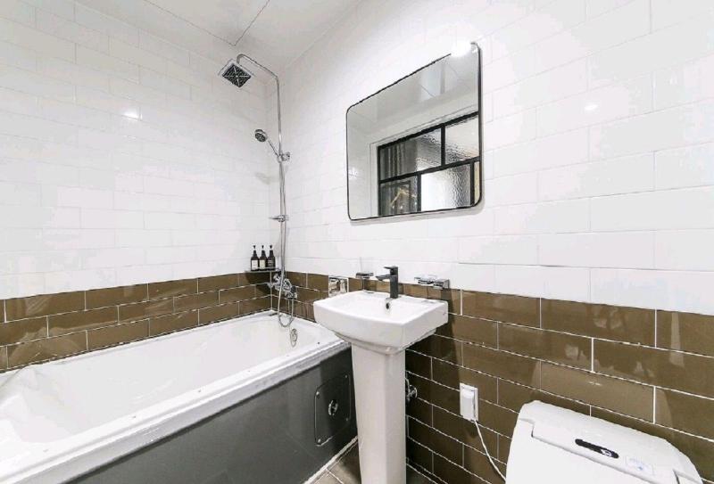 Brown Dot Hotel Jinhae image