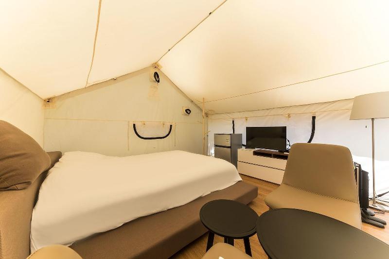 J Hotel image