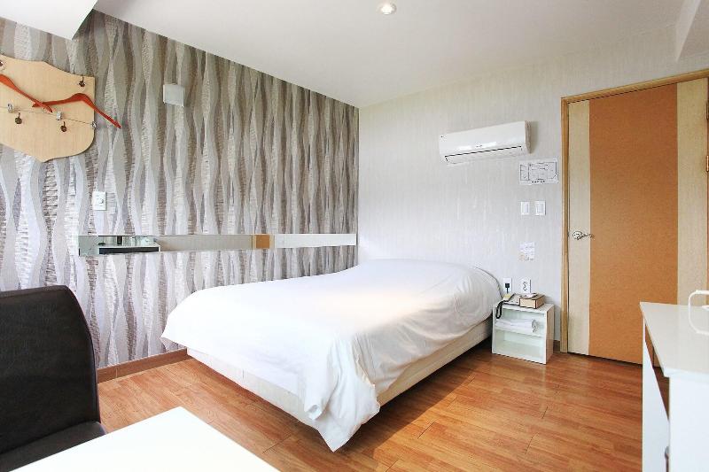 J Hotel image